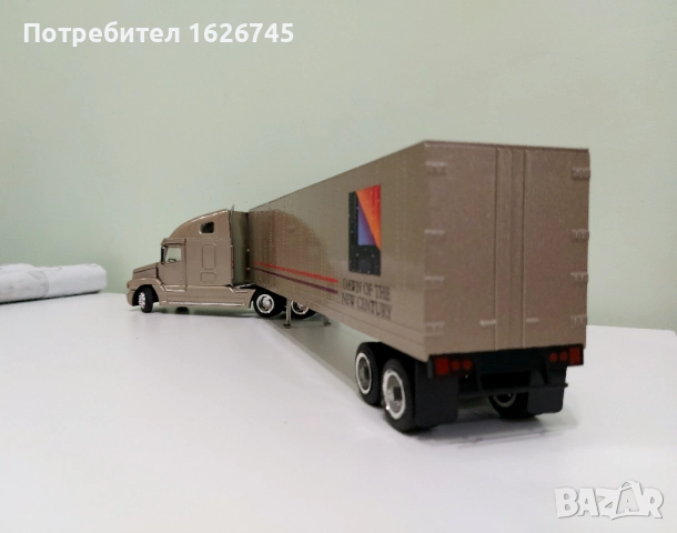FREIGHTLINER CENTURY 1:43 NZG, снимка 3 - Колекции - 52910053
