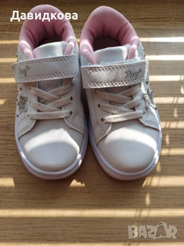 Чисто нови PRIMIGI обувки/маратонки за момиче N 24