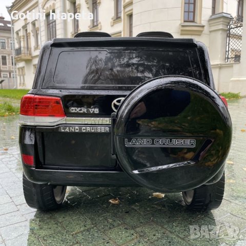 Акумулаторен джип TOYOTA LAND CRUISER ,12V батерия, C  MP3, с меки гуми с  Кожена седалка, снимка 5 - Детски велосипеди, триколки и коли - 41605785