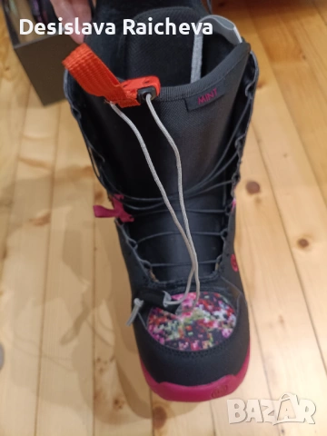 Дамски сноуборд обувки 37 номер, снимка 3 - Зимни спортове - 53225491