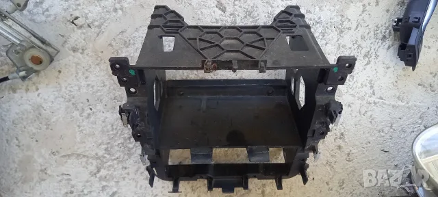 Централна конзола VW Golf V, снимка 2 - Части - 55873610