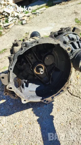 Скоростна кутия Passat 1.6 101кс 1996г., снимка 4 - Части - 49439292