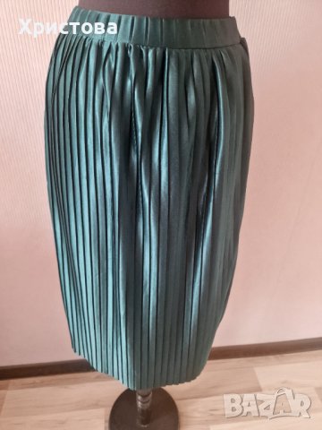 Лятна пола солей BERSHKA в зелено - 15,00лв., снимка 4 - Поли - 41579315