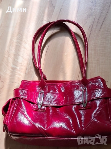 Червена италианска кожена чанта , снимка 2 - Чанти - 52257436
