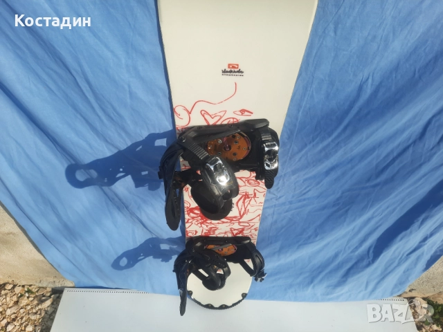 Сноуборд Blackhole 145см. С автомати  , снимка 5 - Зимни спортове - 52851093