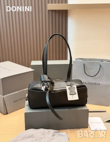 Balenciaga Дамска чанта, кожа, снимка 4 - Чанти - 56018495