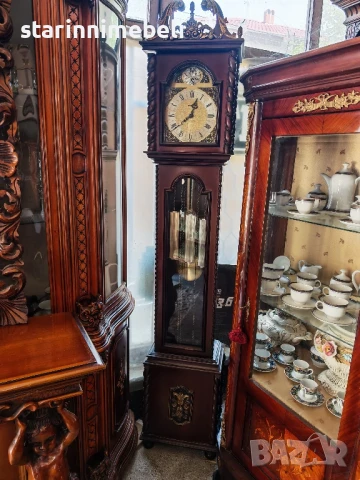 Красив паркетен часовник , снимка 2 - Антикварни и старинни предмети - 50835180