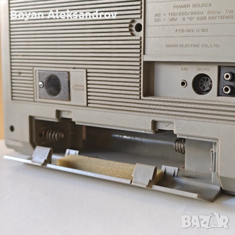 SANYO M2429FZ – винтидж радио‑касетофон, 1982г., снимка 10 - Радиокасетофони, транзистори - 53647879