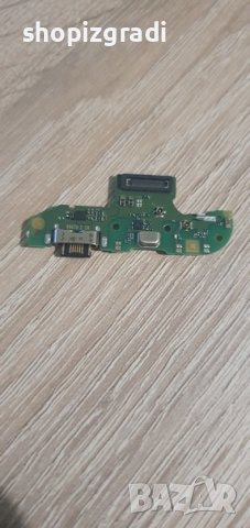 Оригинална платка за зареждане Motorola Moto One Macro XT2016, снимка 2 - Резервни части за телефони - 40675961