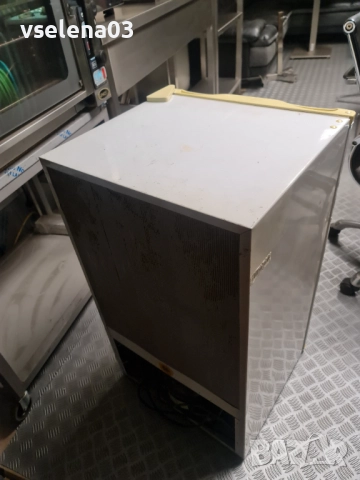 Midea малък хладилник без фризер, използван, снимка 3 - Хладилници - 51978687