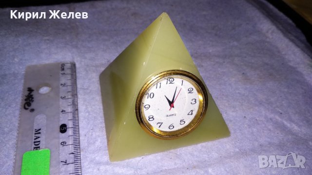 Настолен ЧАСОВНИК ЕГИПЕТСКА ПИРАМИДА от МРАМОРЕН ЗЕЛЕН ОНИКС МАРКОВ КВАРЦОВ МЕХАНИЗЪМ 34004