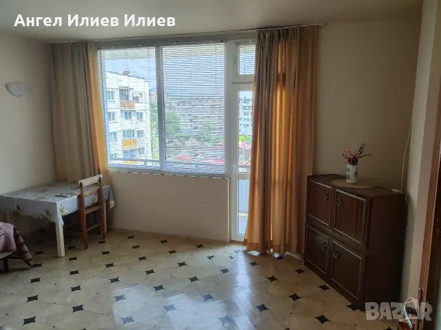 Продавам четиристаен тухлен апартамент