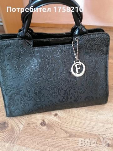 Дамска чанта 