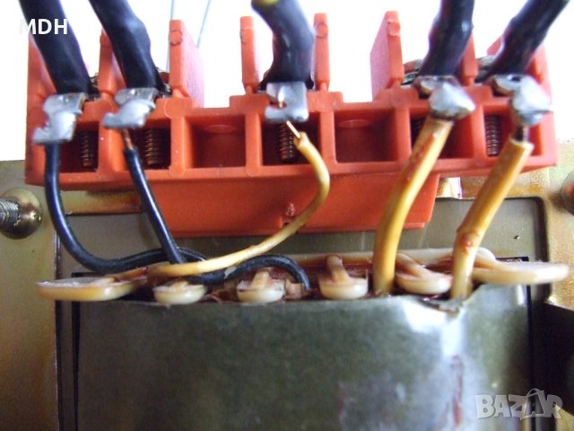 Трансформатор ,италиански 220 ,380, 440 / 19 , 24, 220 В, снимка 3 - Друга електроника - 40413153