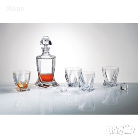Комплект за уиски Bohemia Quadro - гарафа с 6 чаши, снимка 1 - Сервизи - 41744822