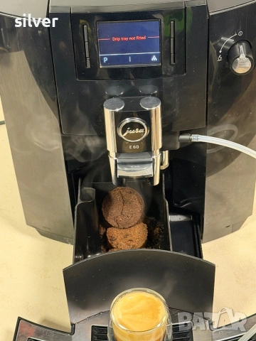 Кафемашина кафе автомат JURA E60 с гаранция, снимка 8 - Кафемашини - 53556233