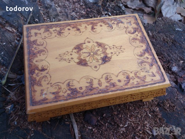 Дървена кутия за бижута, снимка 2 - Антикварни и старинни предмети - 34740165