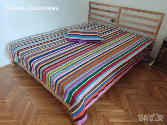 Ръчно излетен комплект на една кука - шалте/одеяло с 4 калъфки за възглавници.   , снимка 10 - Покривки за легло - 52887625