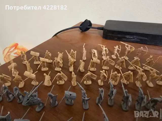 Миниатюри на Caesar Miniatures Roman Legionarys, снимка 7 - Други игри - 56157031