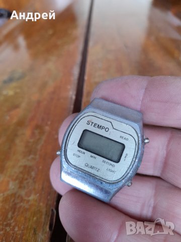 Стар електронен часовник Stempo, снимка 2 - Антикварни и старинни предмети - 39953819