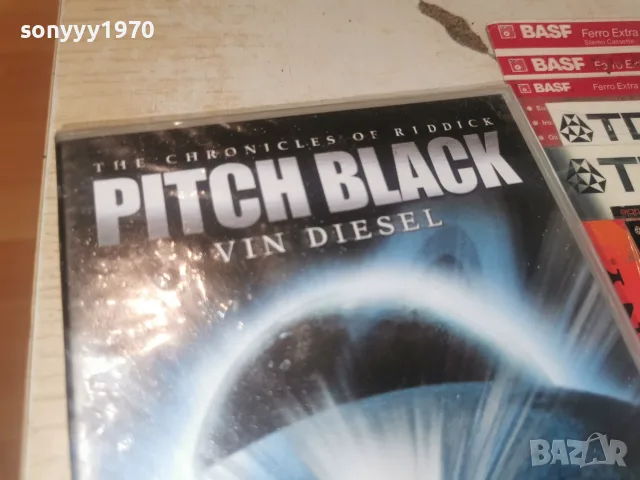 PITCH BLACK NEW DVD 2608261206L1, снимка 5 - DVD филми - 55814989