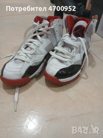 Обувки /Jordan two trey