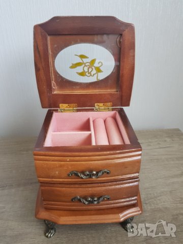 Винтидж дървена кутия,шкафче за бижута, снимка 1 - Антикварни и старинни предмети - 41790766