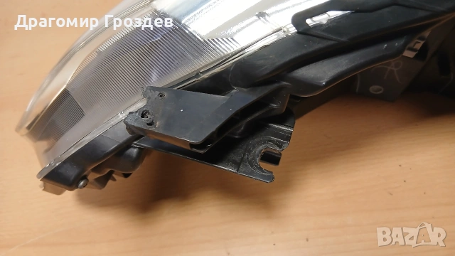 Десен фар за Toyota Yaris III Hybrid / Тойота Ярис Хибрид (2012-2015), снимка 8 - Части - 53607714