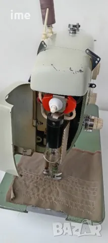 Шевна машина НОМЕР 06. Veritas. Ревизирана. Работеща с мостра на някой видове на шиене., снимка 10 - Шевни машини - 49863946