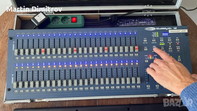 DMX контролер Showtec Showmaster 48 MKII – с кейс, готов за работа, снимка 2 - Ресийвъри, усилватели, смесителни пултове - 49974846