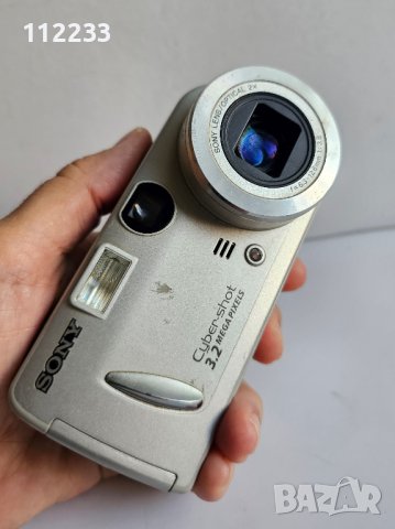 Sony DSC-P52-цифров-ретро, снимка 3 - Фотоапарати - 40888496