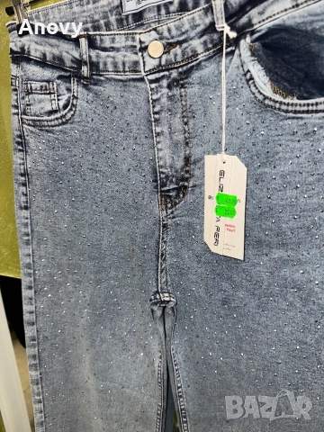 Дамски дънки със светли камъчета – светъл деним Размери: 25–31 Цена: 40 лв, снимка 3 - Дънки - 52592148