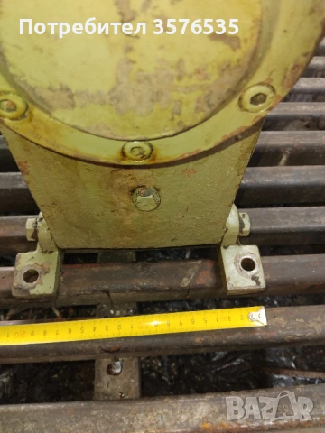 Мощен мотор-редуктор МРЧ-100 (2,2 kW | 71 об/мин) – Елпром Троян, снимка 3 - Други машини и части - 53751953