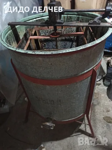 Центрофуга за вадене на пчелен мед четери рамкова, снимка 2 - За пчели - 49552864