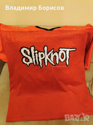 Продавам две тениски и зимна шапка на Slipknot, снимка 5 - Тениски - 53349734