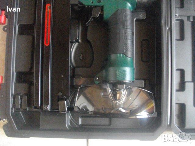 Нов Голям Пневматичен Такер Комбиниран За Скоби 10-40мм и Пирони 15-50мм-Parkside PDT40F, снимка 10 - Други инструменти - 41477838