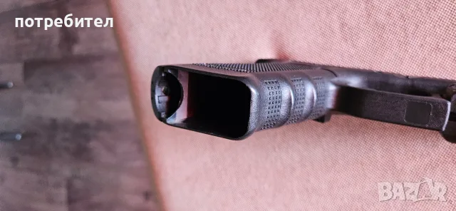 glock 17 gen 4 с резба, снимка 2 - Бойно оръжие - 55776929