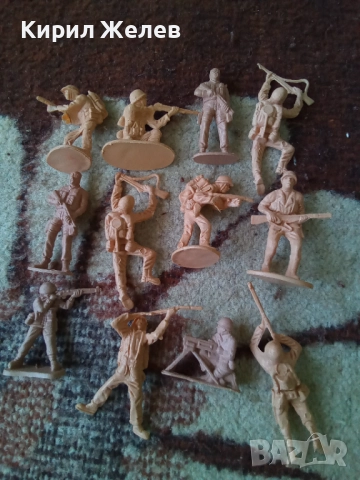 Войници пластмасови 12 броя 51730