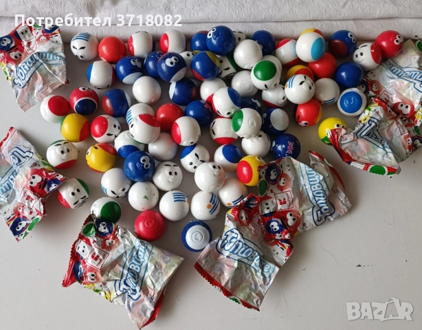 Колекция от топчета от2018 г от световното първенство по футбол в Русия