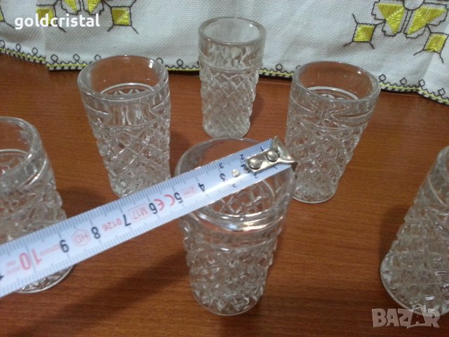 Кристални чашки , снимка 2 - Антикварни и старинни предмети - 44343973