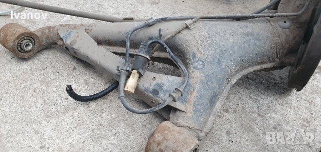 задни носачи за бмв е34 ляв десен шенкел носач лагер главина бмв е 34 33321132329 33321132330, снимка 6 - Части - 42509673