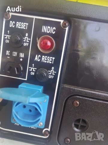 Двутактов бензинов генератор Максимално захранване 900W  3.7A, снимка 5 - Електродвигатели - 49933426