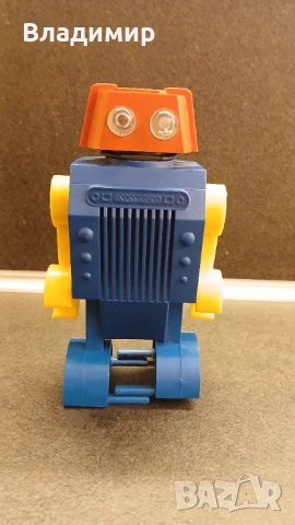 Българска играчка робот