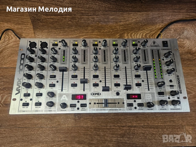 Миксер Behringer Pro Mixer VMX1000 Смесителен пулт – Огромен DJ пулт, снимка 2 - Ресийвъри, усилватели, смесителни пултове - 53778190
