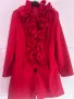 Червено палто, снимка 2