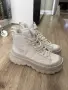 Зимни ботуши Nike - бяло на платформа, снимка 1