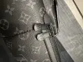 Черна кожена раница на LOUIS VUITTON, снимка 3