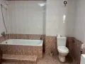 Просторен тристаен апартамент под наем, снимка 11