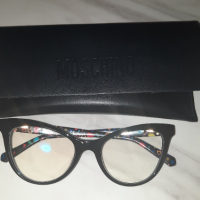 Диоптрични очила Moschino, снимка 4 - Слънчеви и диоптрични очила - 44925561