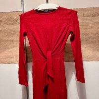 Червена рокля Bershka, снимка 2 - Рокли - 41185065